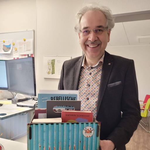 Startersets "Demokratie fördern - Rassismus verhindern" für unsere Schulen